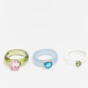 (3 for $24❣️) Pack of 3 rings in mixed plastic with coloured crystal stones